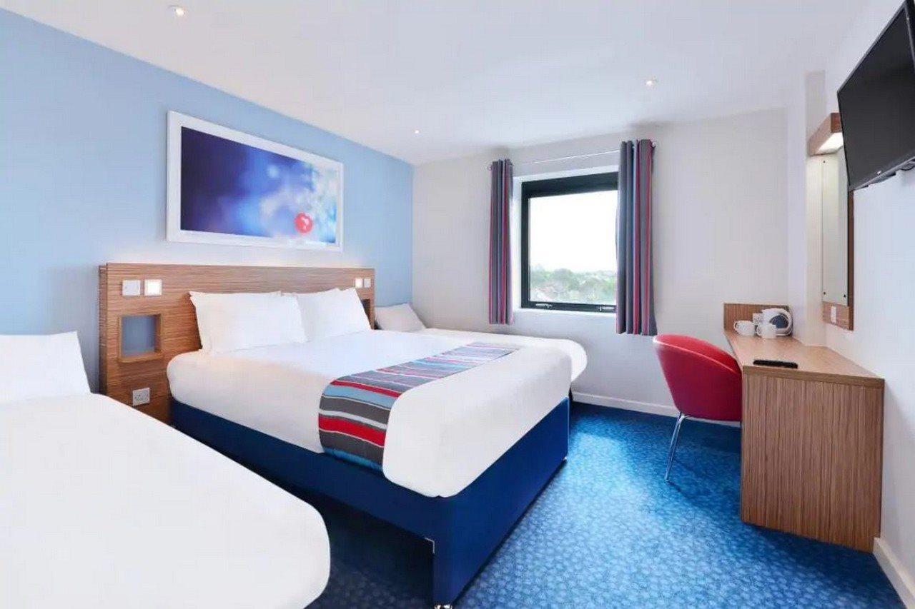 Travelodge London Park Royal ภายนอก รูปภาพ