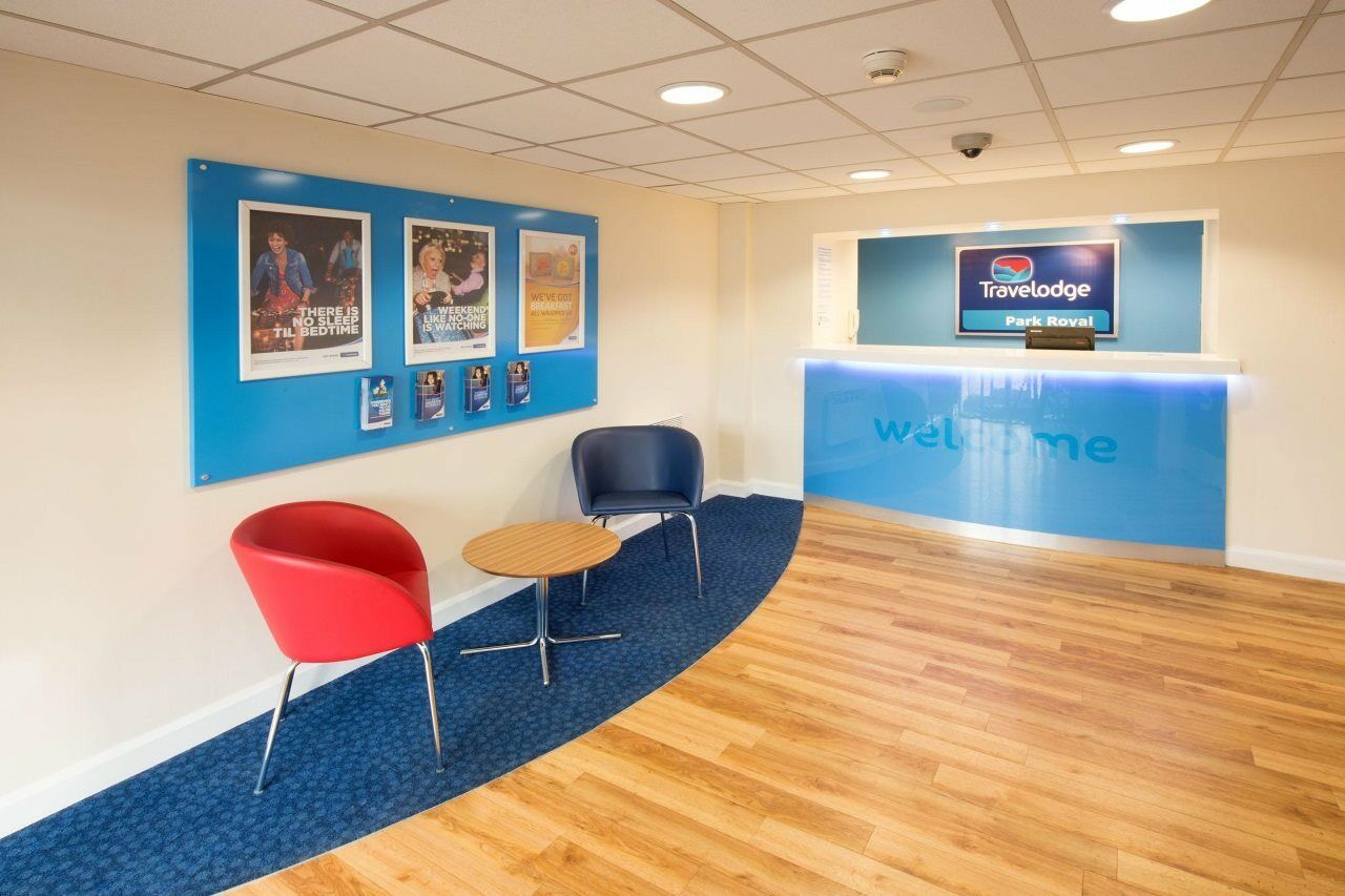 Travelodge London Park Royal ภายนอก รูปภาพ