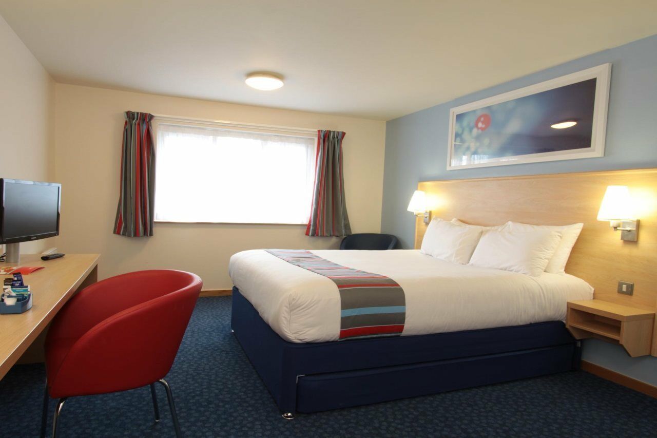 Travelodge London Park Royal ภายนอก รูปภาพ